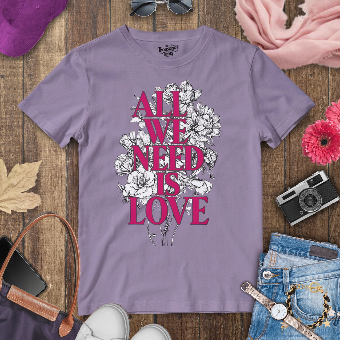 "All we need is love" women's T-Shirt