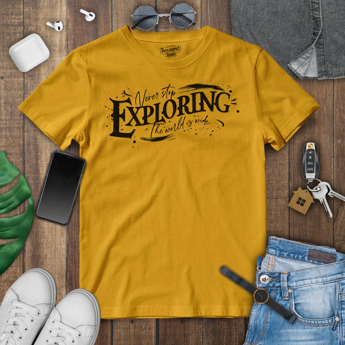 ¨Never stop EXPLORING the world is vast¨ unisex T-Shirt