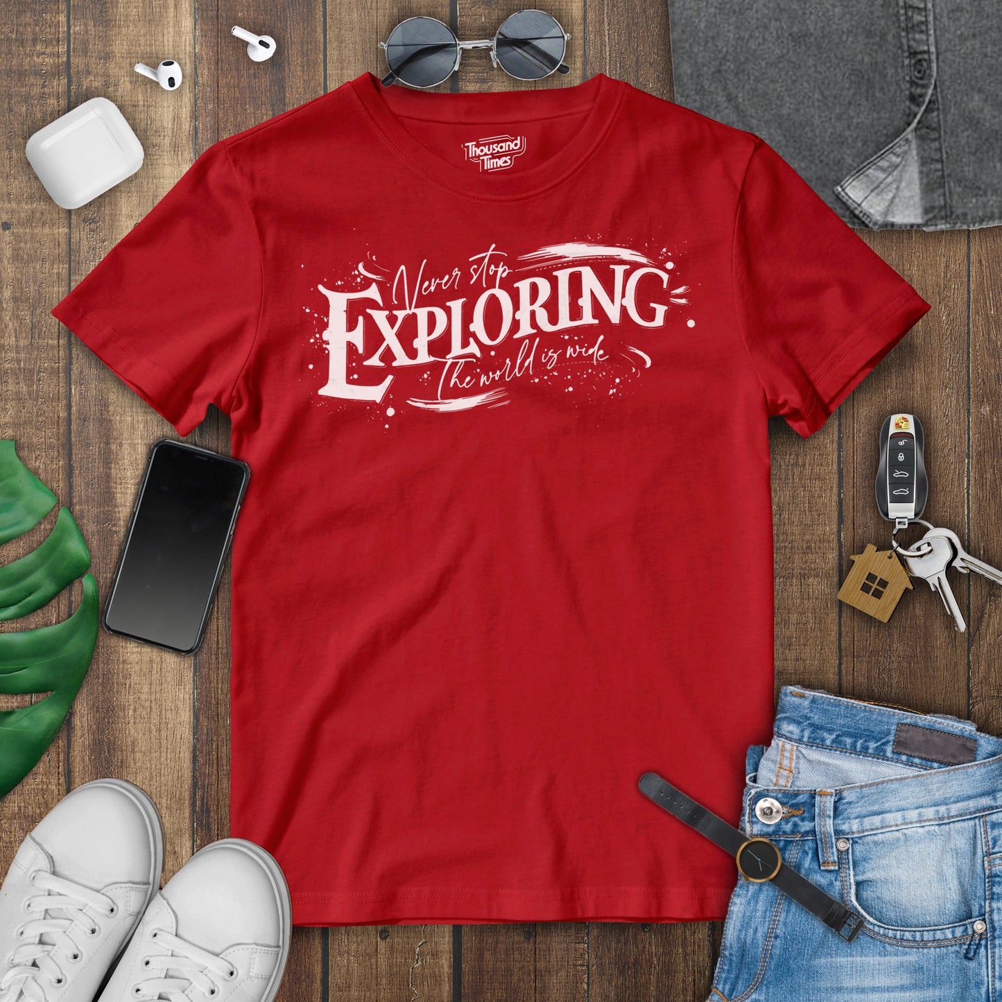 ¨Never stop EXPLORING the world is vast¨ unisex T-Shirt