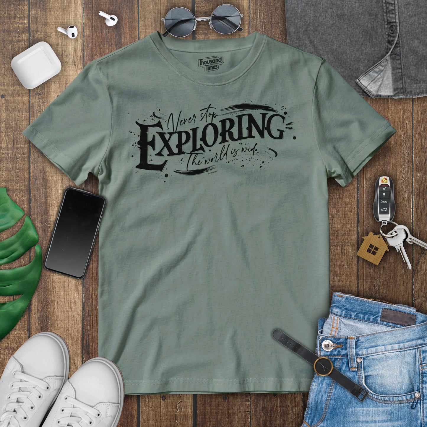 ¨Never stop EXPLORING the world is vast¨ unisex T-Shirt