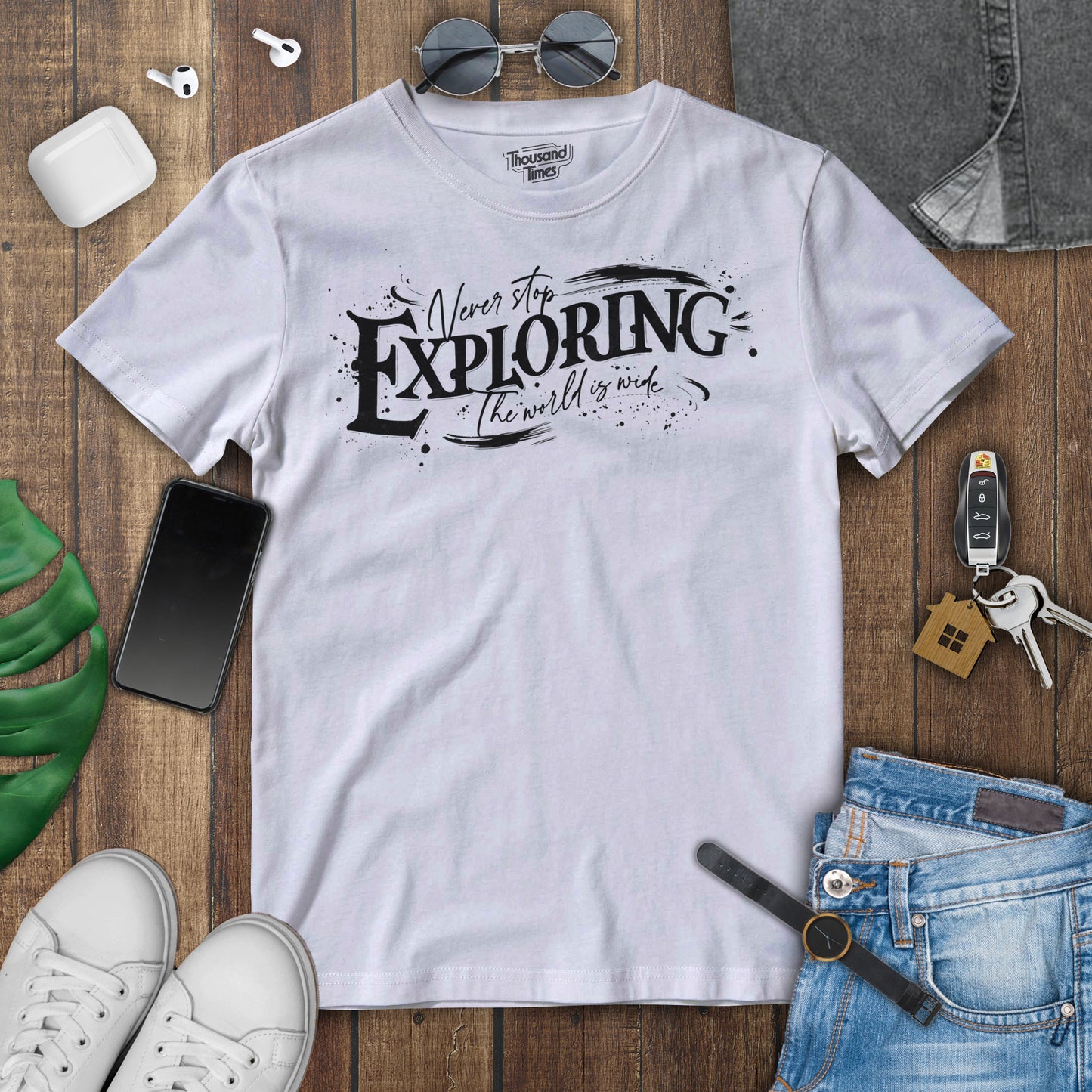 ¨Never stop EXPLORING the world is vast¨ unisex T-Shirt