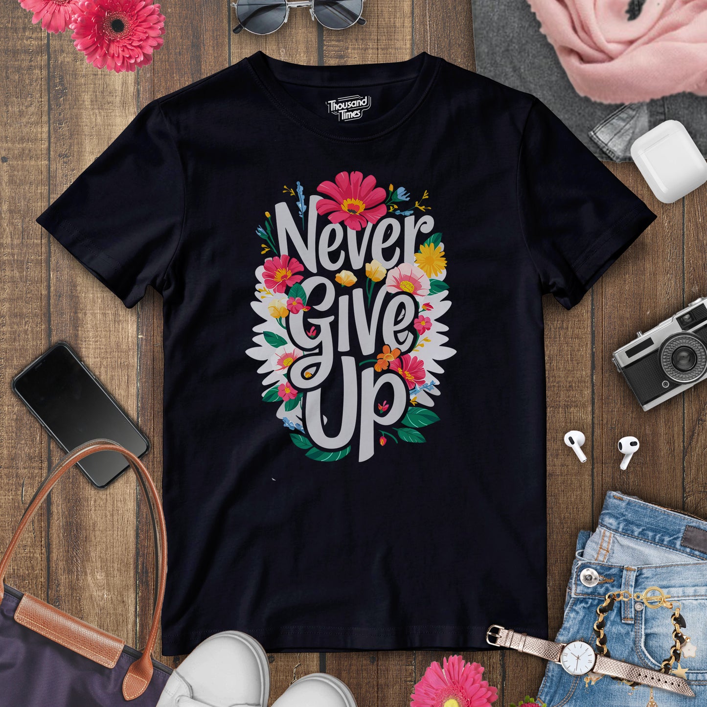 'Never give up' women's T-Shirt