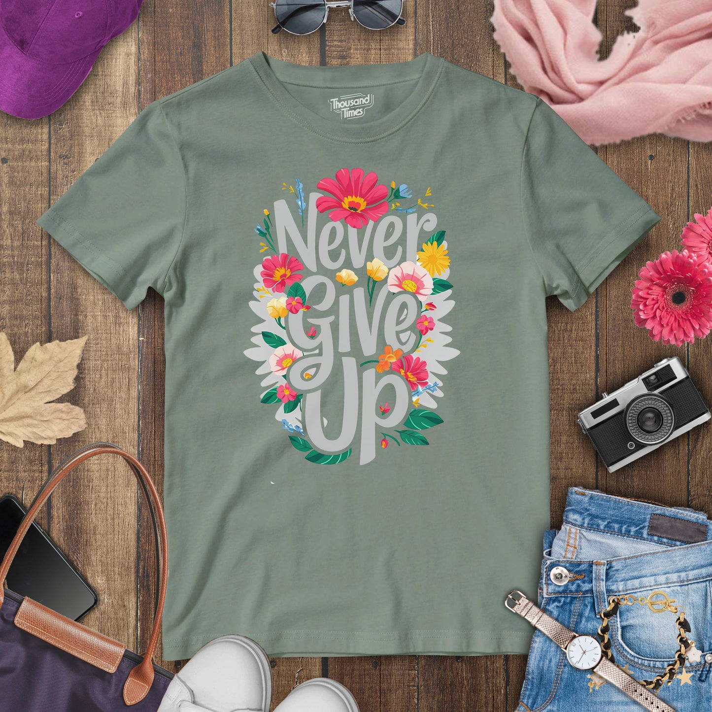 'Never give up' women's T-Shirt